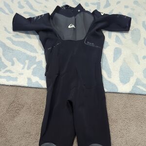 Quiksilver Black Rash Guard Short Sleeve Swimwear